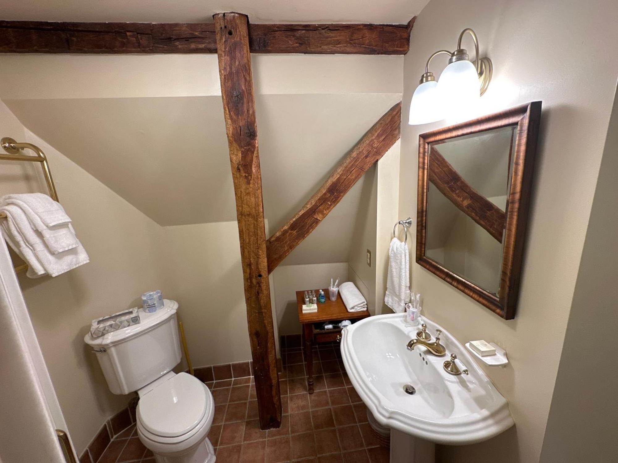 The 1708 House Bed & Breakfast Southampton Exterior photo
